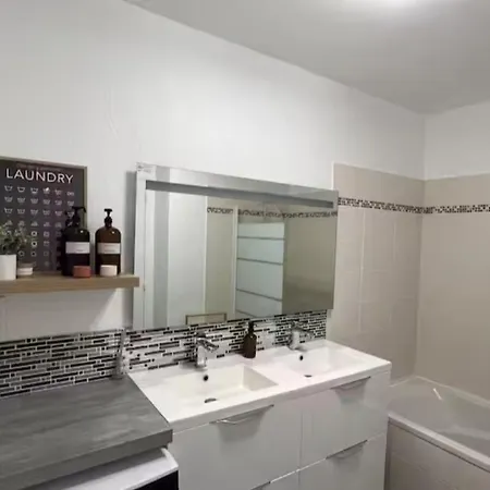 Апартаменты De La Famille