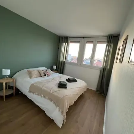 Апартаменты De La Famille *